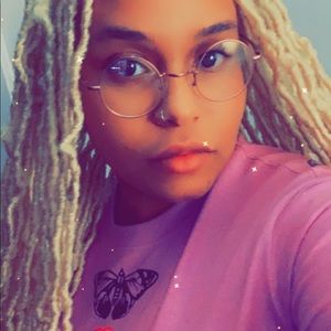 Meet your Posher, Dominique